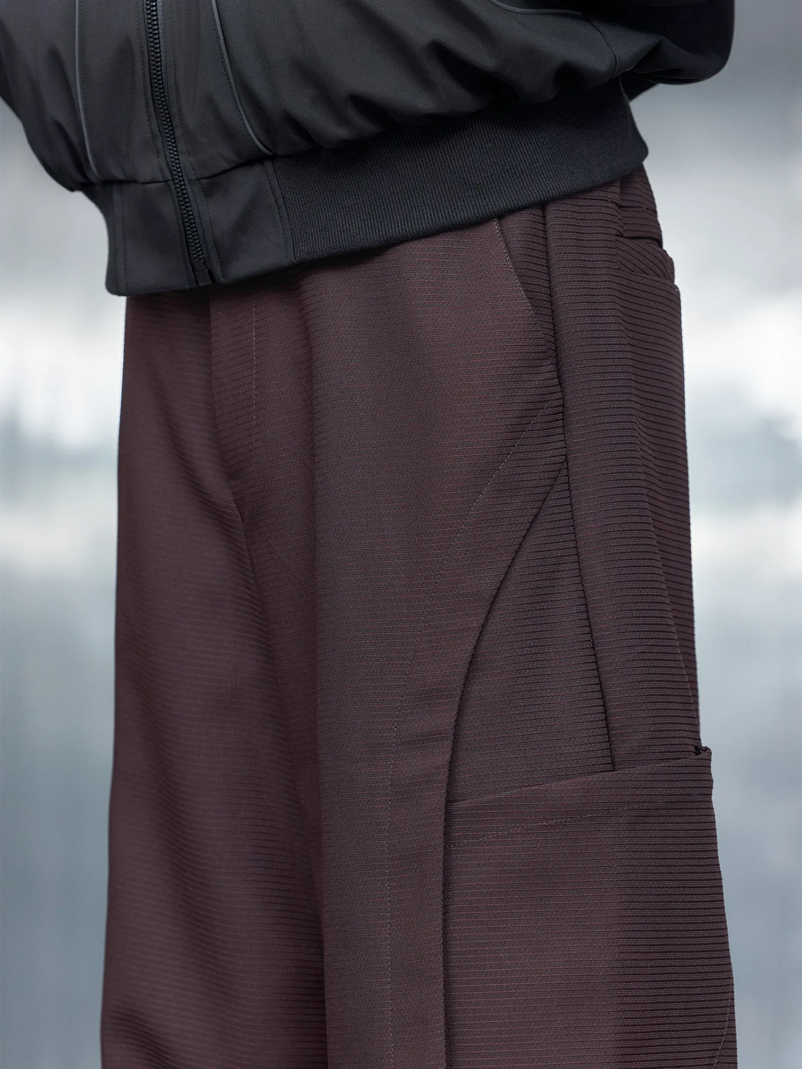 Curved Pleated Pocket Casual Pants