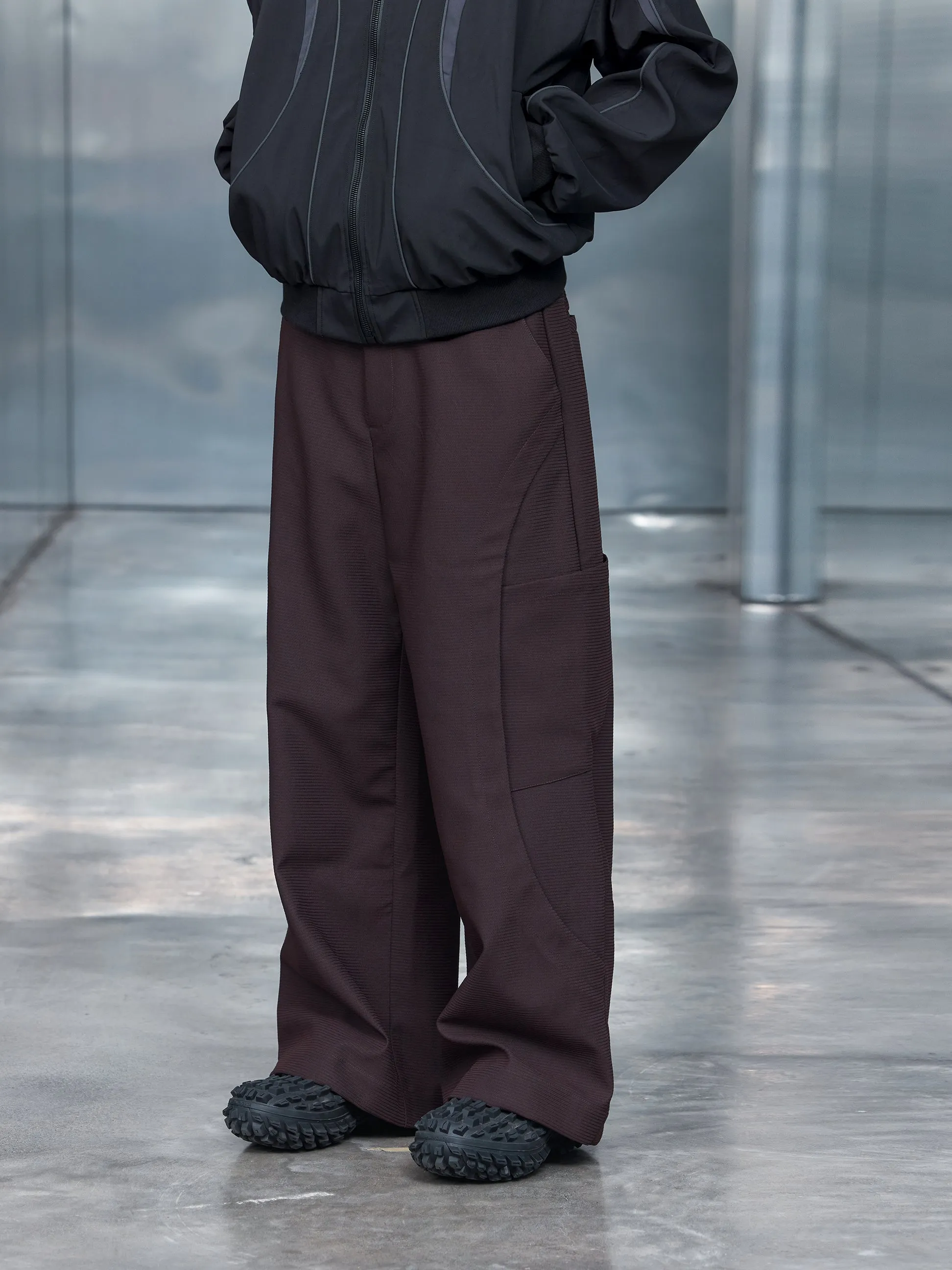 Curved Pleated Pocket Casual Pants