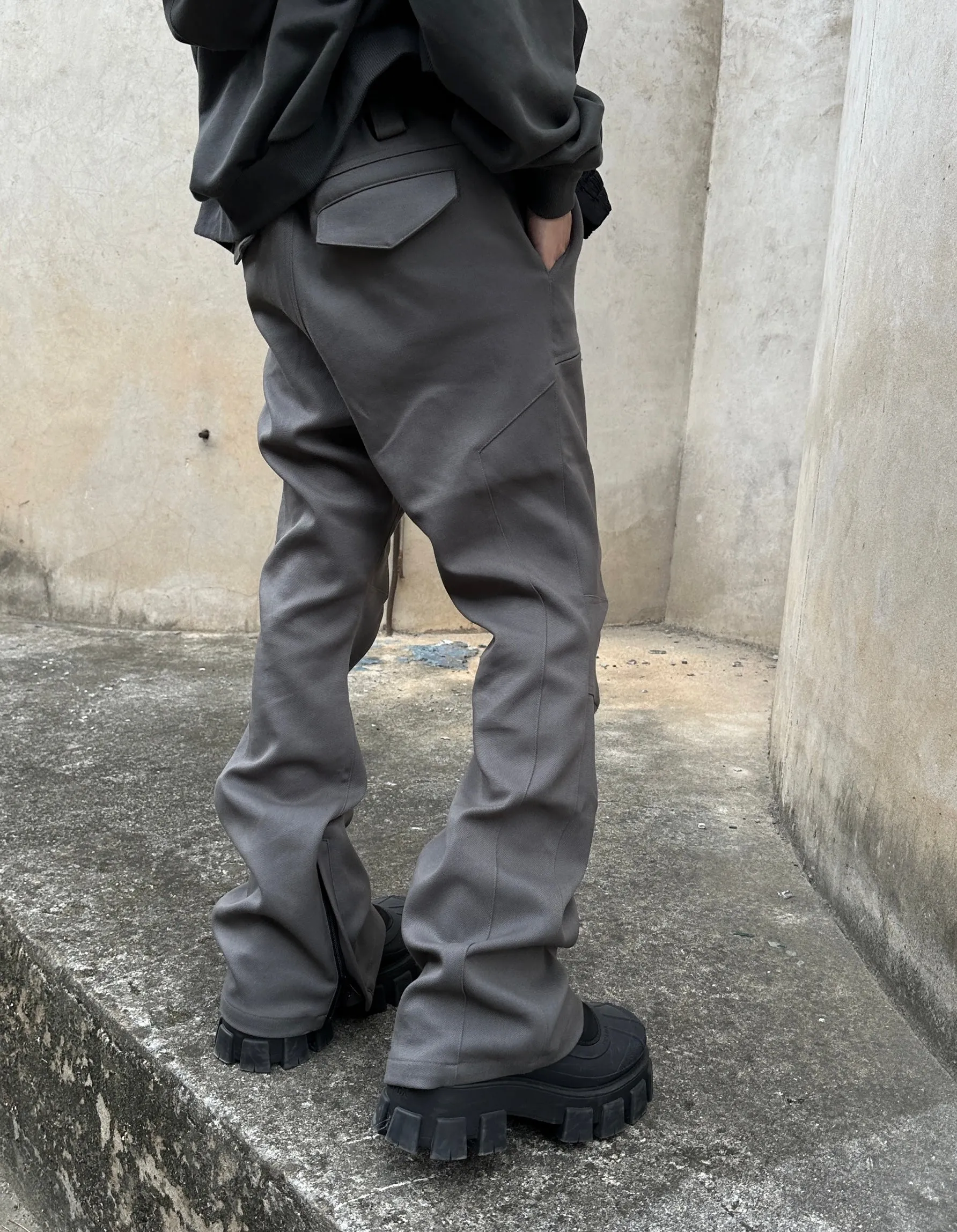 Heavyweight pleated casual pants