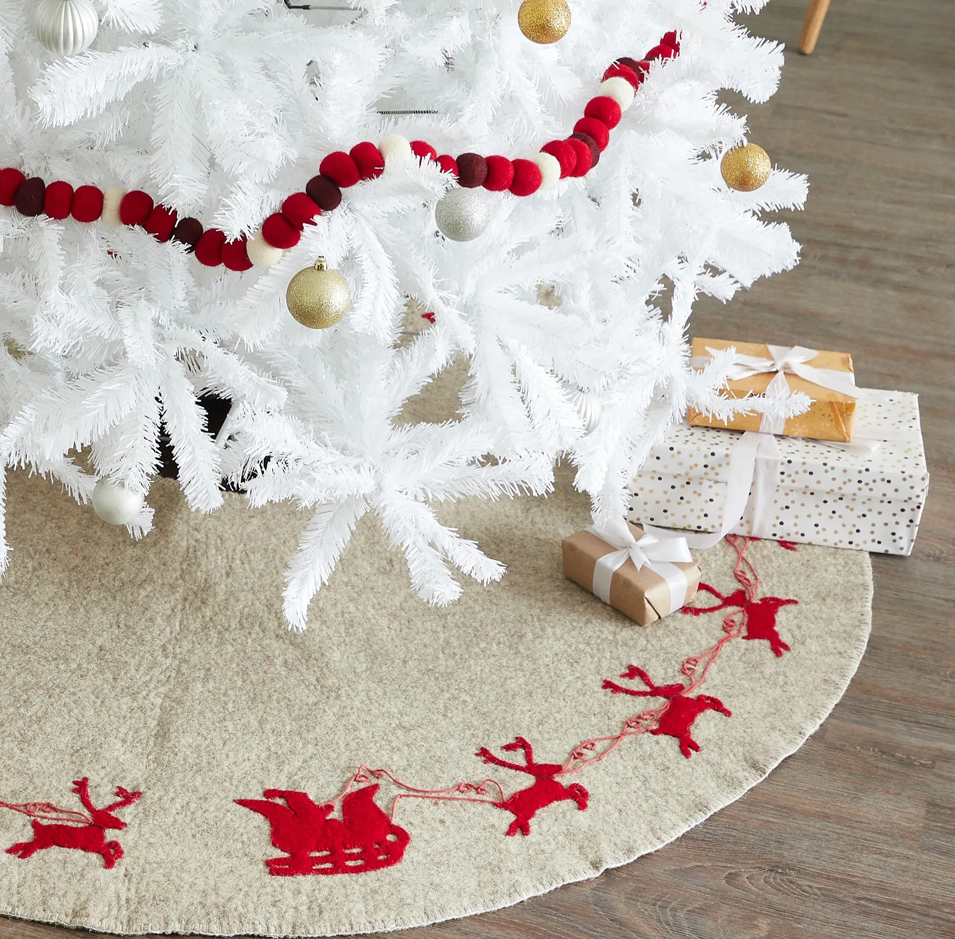 Reindeer tree skirt- grey with red reindeer and cream whip stitch-72"